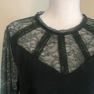 Green Lace Holiday Top size medium